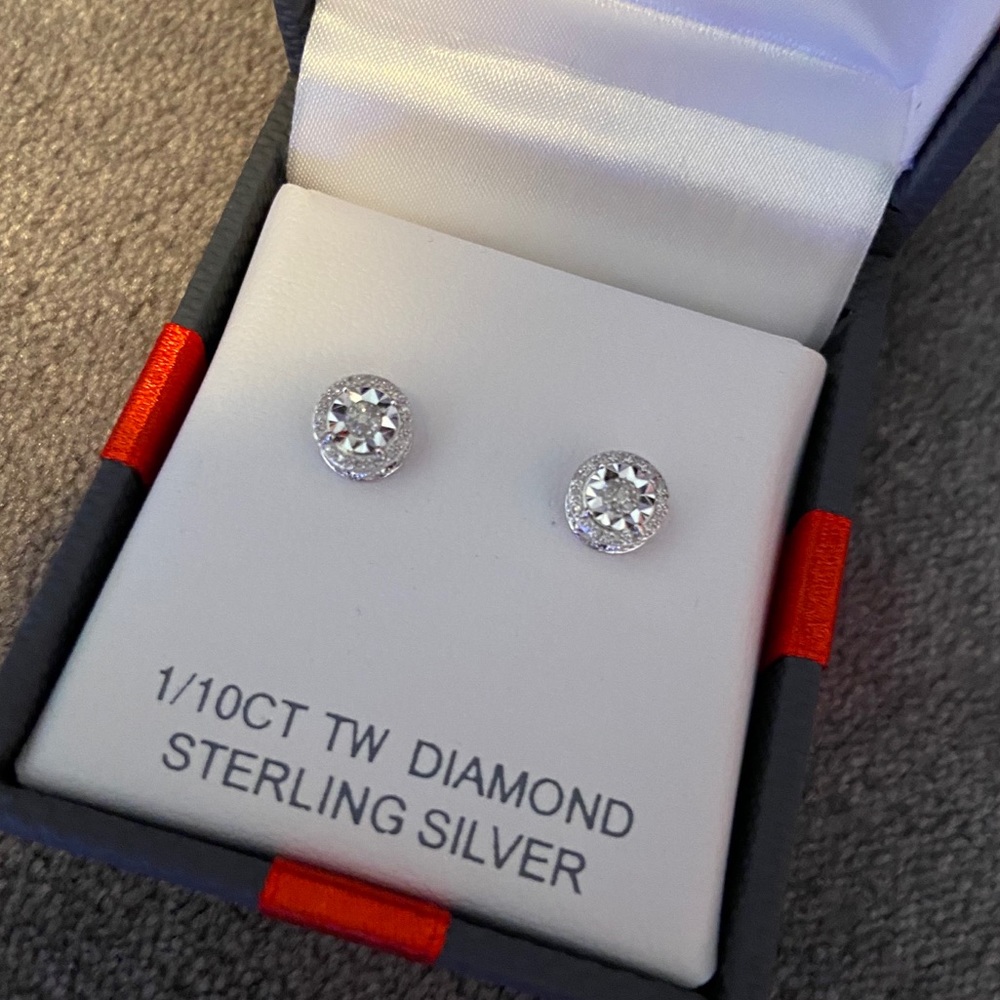 ❣️ 1/10CT TW DIAMOND STERLING SILVER STUDS❣️